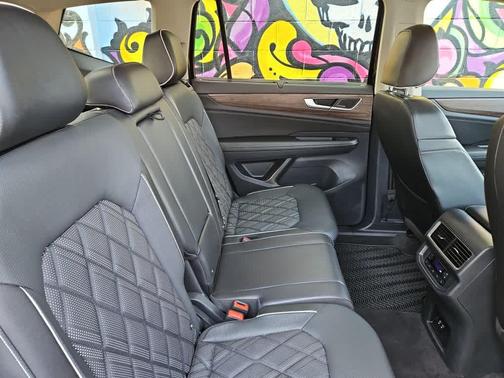 2024 Volkswagen Atlas 2.0T SEL Premium R-Line 4MOTION