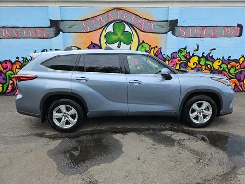 2022 Toyota Highlander LE