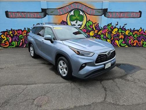 2022 Toyota Highlander LE