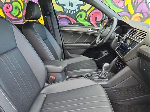 2024 Volkswagen Tiguan 2.0T SE R-Line Black 4MOTION
