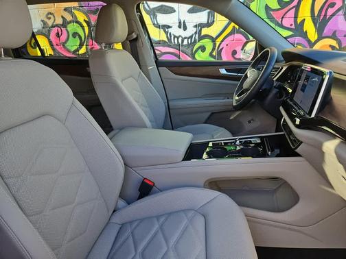 2025 Volkswagen Atlas 2.0T SE w/Technology 4MOTION