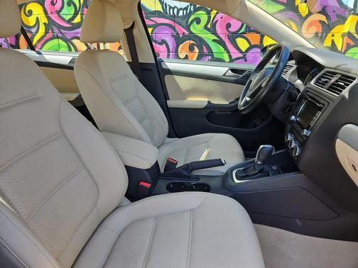 Deep Black Pearl 2014 Volkswagen Jetta Hybrid SE