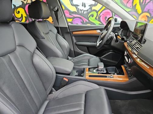 2023 Audi Q5 40 Premium Plus