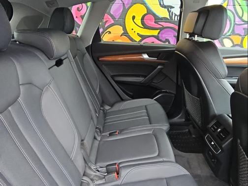 2023 Audi Q5 40 Premium Plus