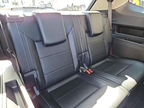 2023 Volkswagen Atlas 3.6L SE w/Technology