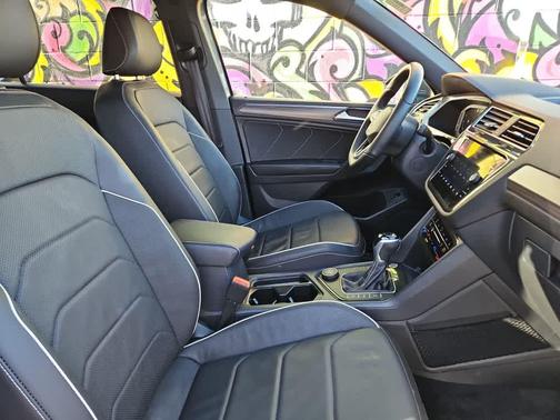 2022 Volkswagen Tiguan 2.0T SEL R-Line 4MOTION