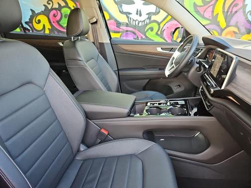 2024 Volkswagen Atlas 2.0T SEL