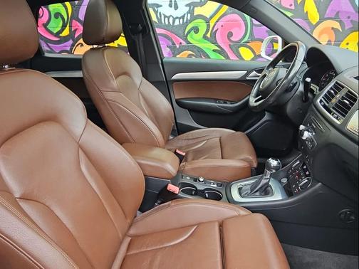 Glacier White Metallic 2018 Audi Q3 2.0T Premium