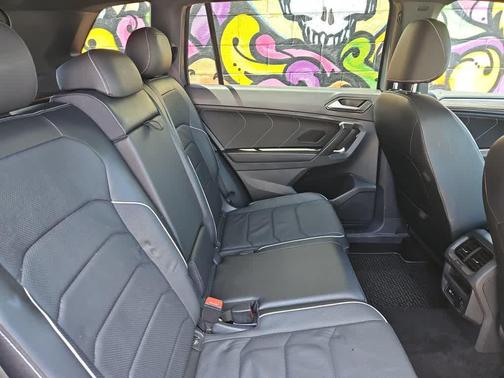 Platinum Gray Metallic 2022 Volkswagen Tiguan 2.0T SEL R-Line 4MOTION