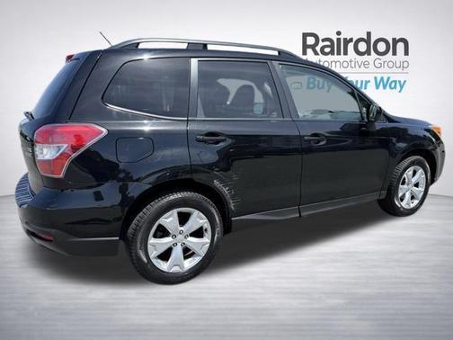 Crystal Black Silica 2014 Subaru Forester 2.5i Premium