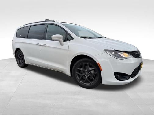 2018 Chrysler Pacifica Touring-L Plus