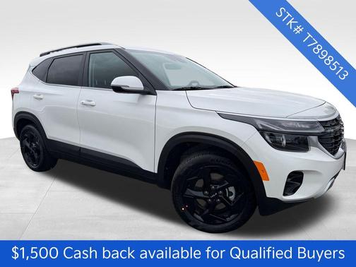 Snow White Pearl 2026 Kia Seltos EX