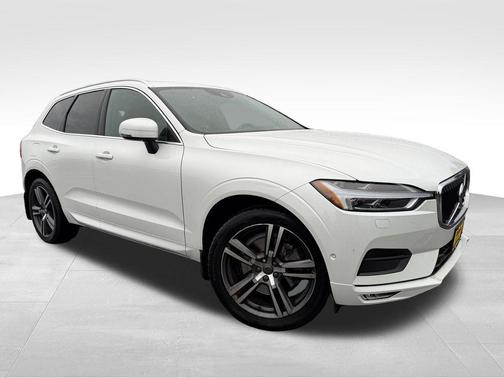 2018 Volvo XC60 T6 Momentum