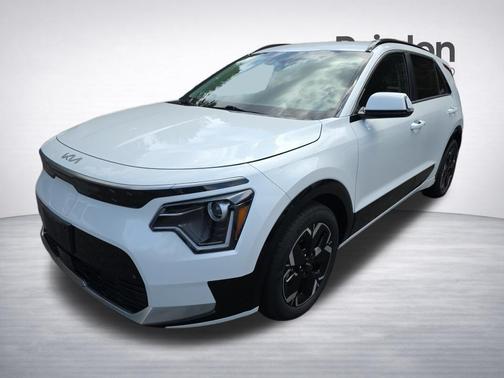 Snow White Pearl 2023 Kia Niro EV Wind