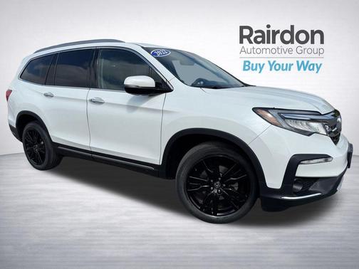 Platinum White Pearl 2022 Honda Pilot Touring 7-Passenger