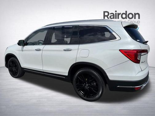 Platinum White Pearl 2022 Honda Pilot Touring 7-Passenger