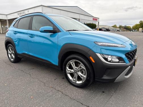 2023 Hyundai KONA SEL