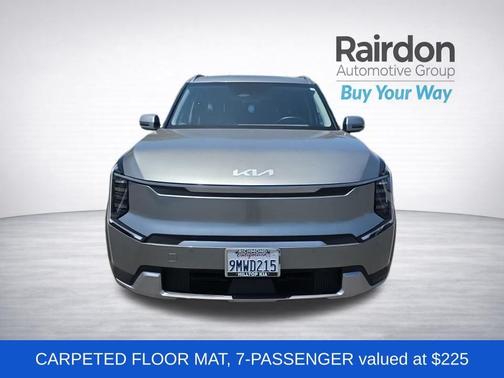 Pebble Gray 2024 Kia EV9 Wind