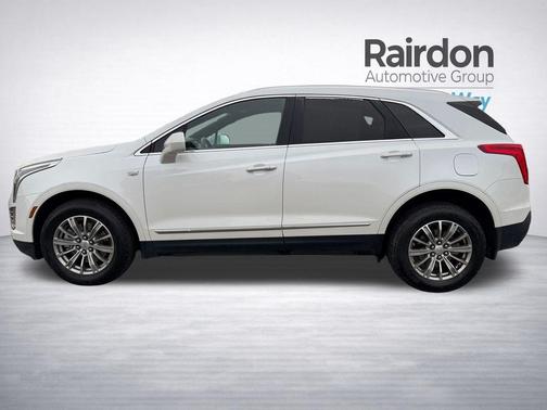 Crystal White Tri-Coat 2017 Cadillac XT5 Luxury