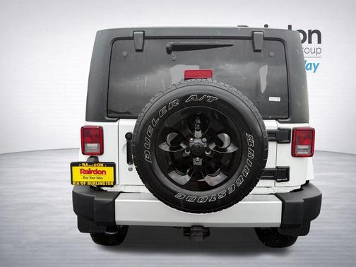 Bright White Clearcoat 2014 Jeep Wrangler Sahara