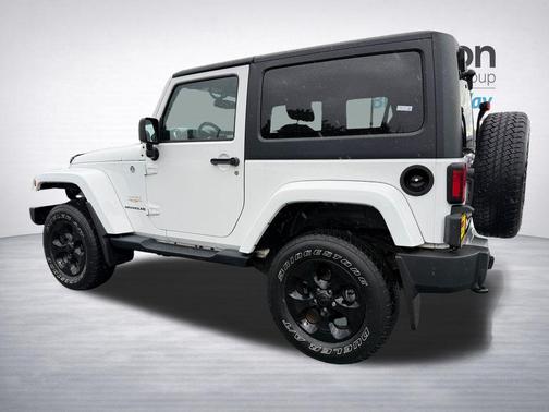 Bright White Clearcoat 2014 Jeep Wrangler Sahara