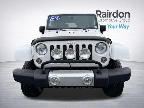 Bright White Clearcoat 2014 Jeep Wrangler Sahara