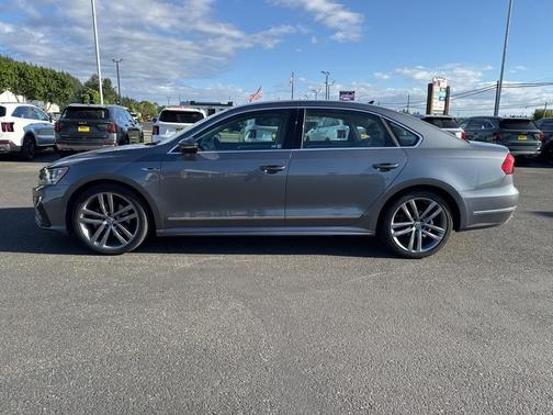 2017 Volkswagen Passat 1.8T R-Line