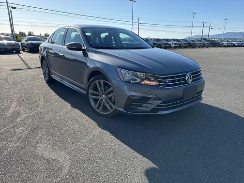 2017 Volkswagen Passat 1.8T R-Line