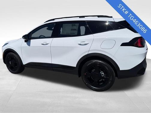 Glacial White Pearl 2026 Kia Sportage X-Line