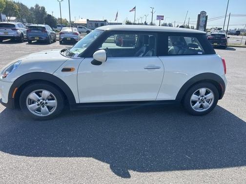 2017 MINI Hardtop Cooper
