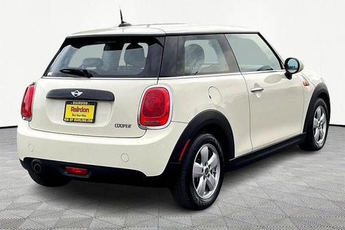 2017 MINI Hardtop Cooper