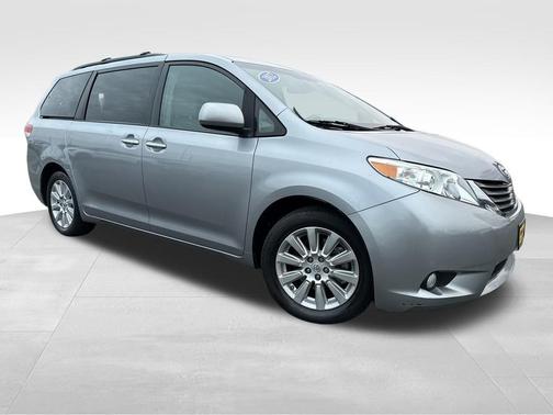 2012 Toyota Sienna XLE