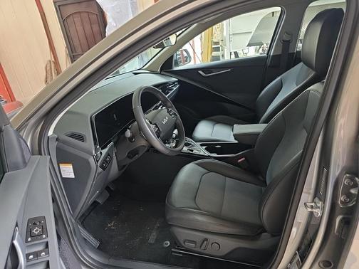 2023 Kia Niro EX