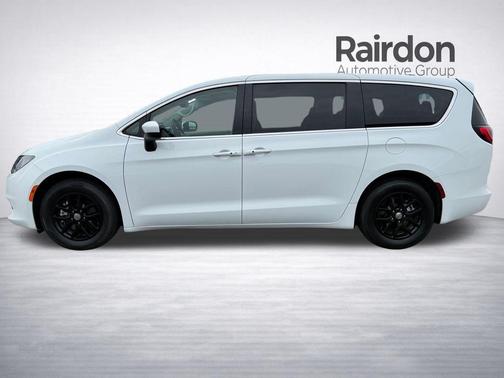 Bright White Clearcoat 2023 Chrysler Voyager LX