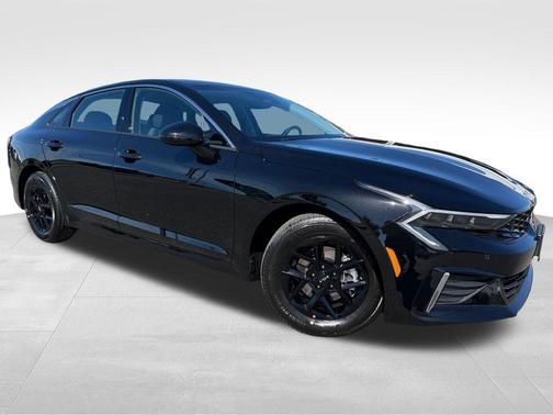 Aurora Black Pearl 2026 Kia K5 LXS