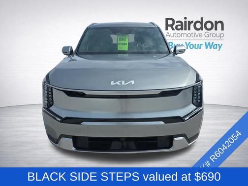 Pebble Gray 2024 Kia EV9 Land