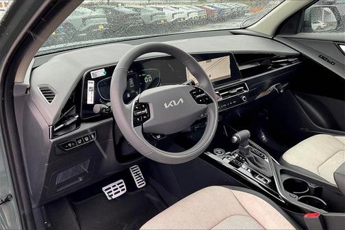 2025 Kia Niro SX Touring