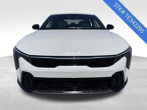 Snow White Pearl 2026 Kia K4 GT-LINE