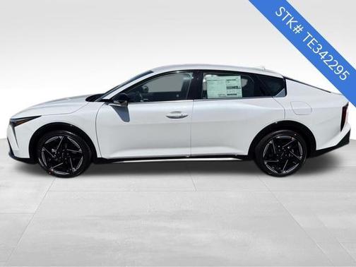 Snow White Pearl 2026 Kia K4 GT-LINE