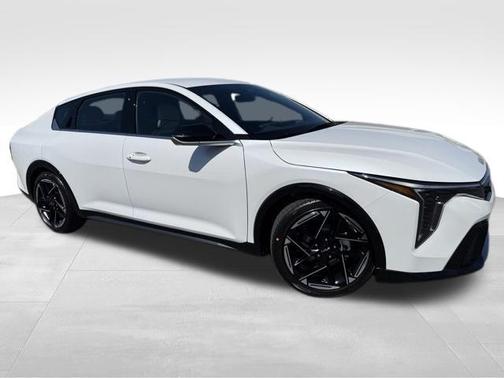 Snow White Pearl 2026 Kia K4 GT-LINE