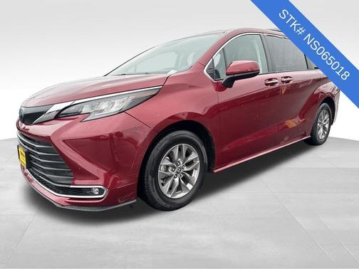 2022 Toyota Sienna XLE