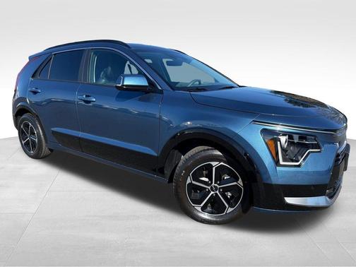 Mineral Blue 2026 Kia Niro SX