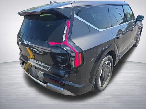 Metal 2024 Kia EV9 Land