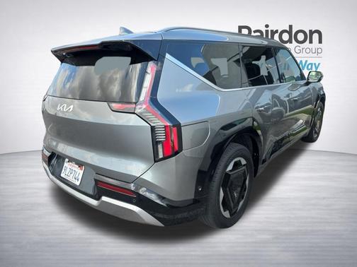 Pebble Gray 2024 Kia EV9 Land
