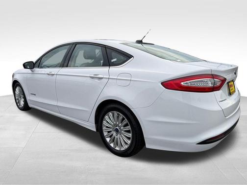 2015 Ford Fusion Hybrid SE