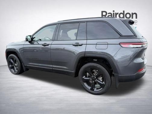 Metallic 2025 Jeep Grand Cherokee Limited