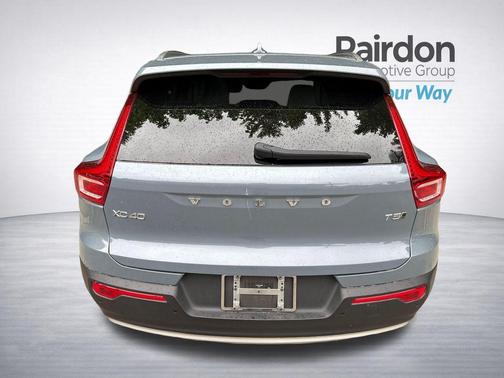 Thunder Gray Metallic 2020 Volvo XC40 T5 Momentum