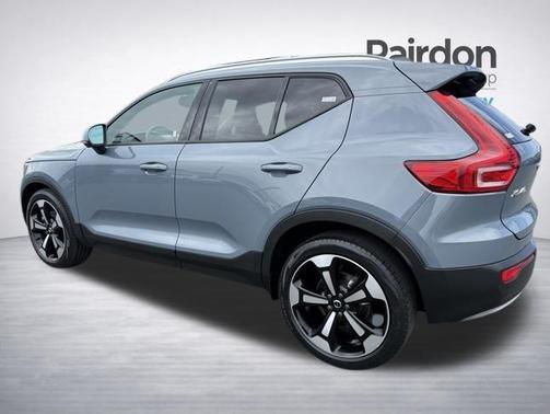 Thunder Gray Metallic 2020 Volvo XC40 T5 Momentum