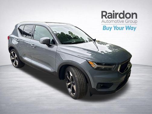 Thunder Gray Metallic 2020 Volvo XC40 T5 Momentum