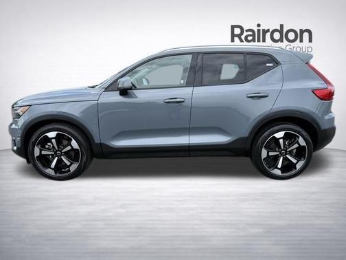 Thunder Gray Metallic 2020 Volvo XC40 T5 Momentum